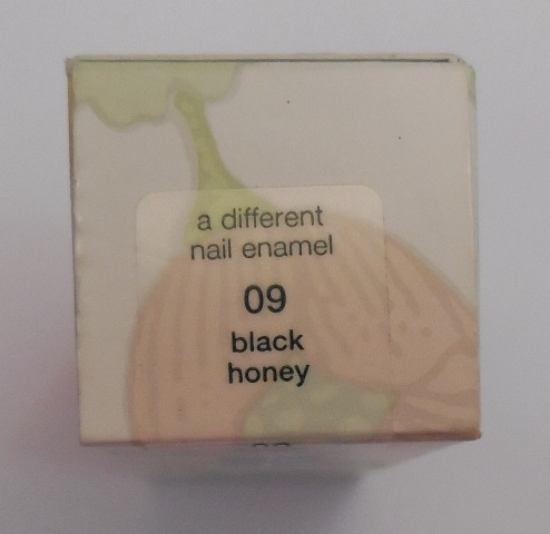 Clinique Black Honey A Different Nail Enamel for Sensitive Skin (6)