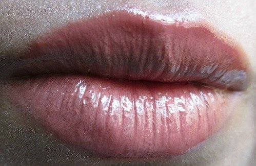 Colorbar_True_Lip_Gloss_in_Nude_Lily_6