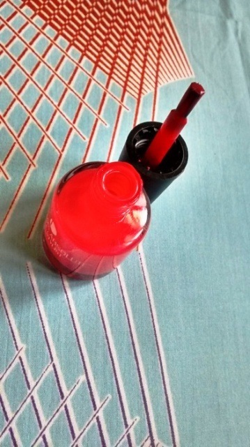 Lakme_Absolute_Gel_Stylist_Nail_Paint_Coral_Rush__4_