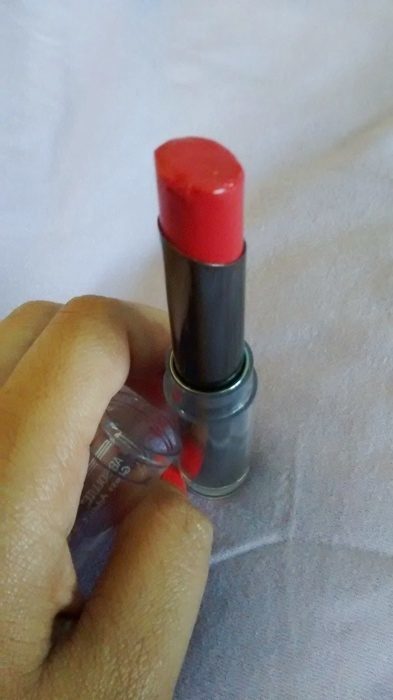 Lakme_Absolute_Gloss_Addict_Red_Delight__2_