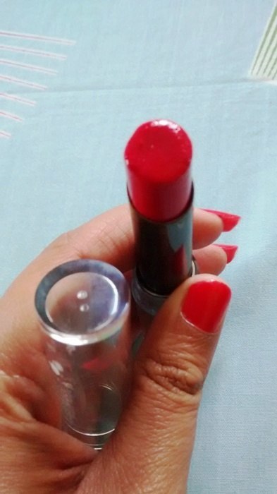 Lakme_Absolute_Gloss_Addict_Red_Delight___1_