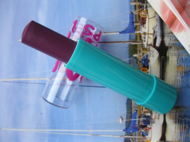 Maybelline Baby Lips-Grape Vine Smells and Feels Amazing On Lips 3