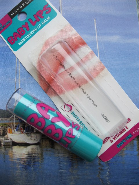 Maybelline Baby Lips-Grape Vine Smells and Feels Amazing On Lips 4