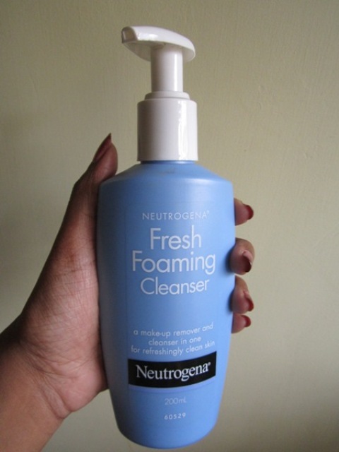 Neutrogena Fresh Foaming Cleanser 1