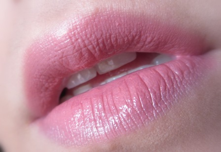 Charlotte Tilbury K.I.S.S.I.N.G Bitch Perfect Lipstick (1)