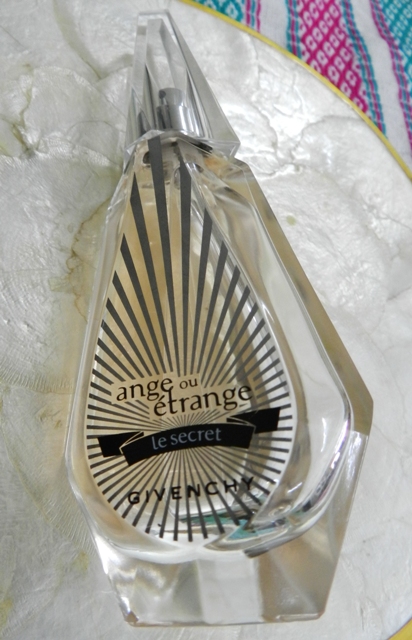 Givenchy+Ange+Ou+Etrange+Le+Secret+EDT+Is+A+Feminine+Sophisticated+and+Fresh+Fragrance