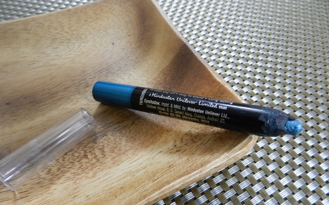 Lakme Absolute Drama Stylist Eye shadow Crayon – Turquoise Makes Your Eyes Pop With Color! 1