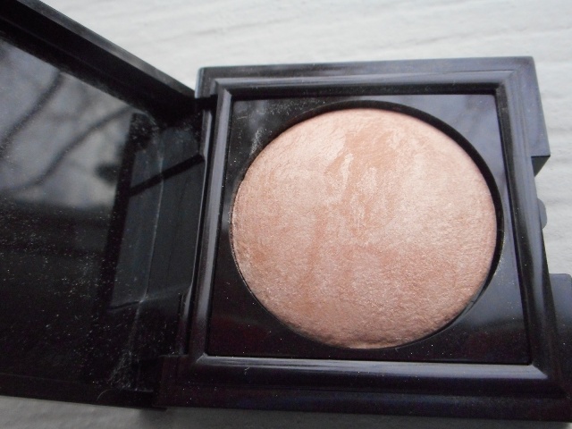 Laura Mercier Matte Radiance Baked Powder Compact For A Radiant No Makeup Look 7