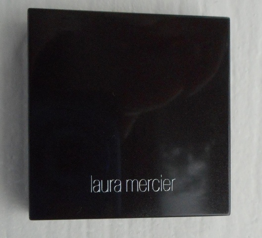 Laura+Mercier+Matte+Radiance+Baked+Powder+Compact+For+A+Radiant+No+Makeup+Look