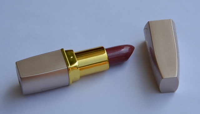 Lotus_Herbals_Pure_Colours_Lipstick_in_Orchid_Kiss__645__For_Classy_Kissable_Lips__6