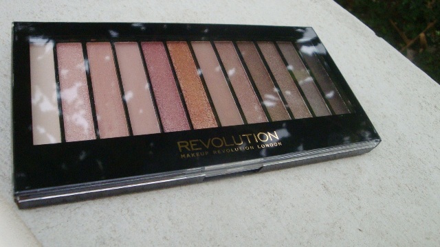 Makeup Revolution Iconic 3 Redemption Eye Shadow Palette  (1)