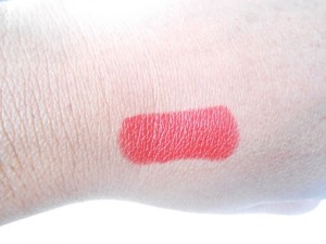 Maybelline_Red_Rush_Color_Show_Lipstick__2_