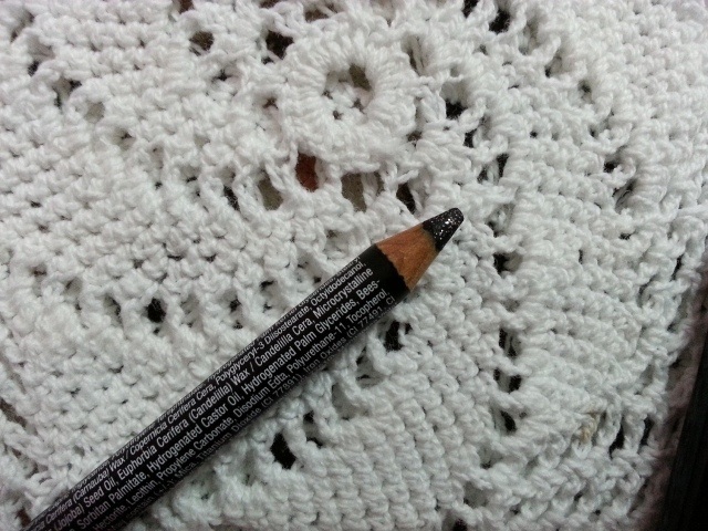 NYX  Black Shimmer EyeEyebrow Pencil  (1)