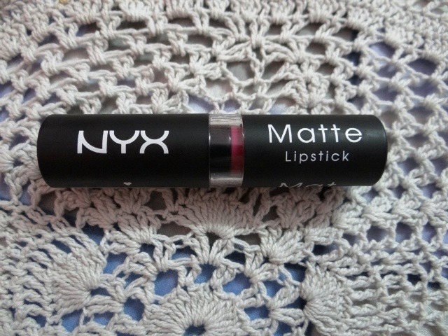 NYX Matte Lipstick in Sweet Pink  (2)
