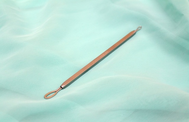 The Body Shop Double Ended Blackhead Remover (1)
