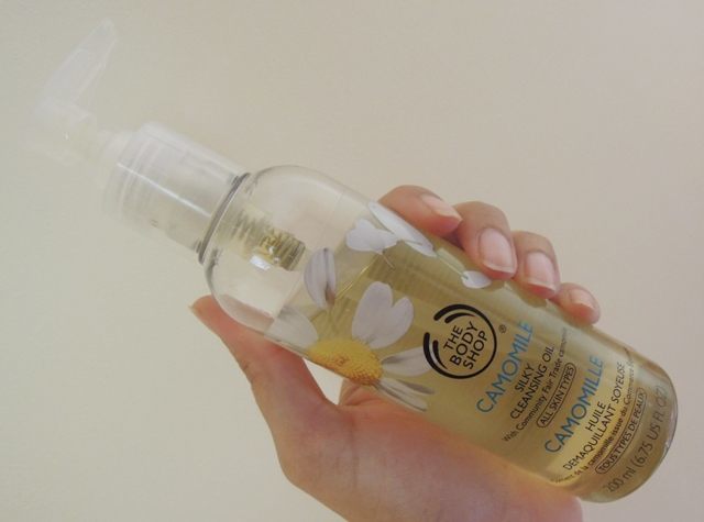 The_Body_Shop_Camomile_Silky_Cleansing_Oil___6_