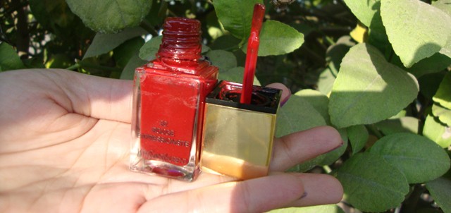 YSL Rouge Expressioniste Nail Paint No. 32 Is A Perfect Bridal Red Nail Color 4