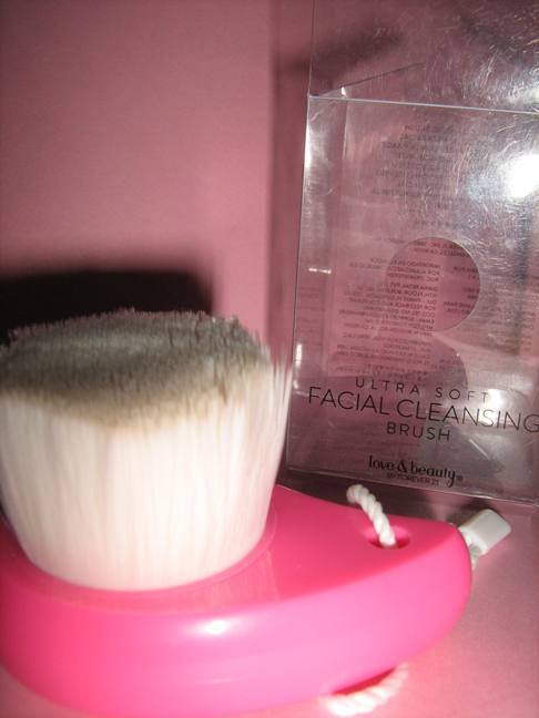 Forever 21 Ultra-Soft Facial Cleansing Brush