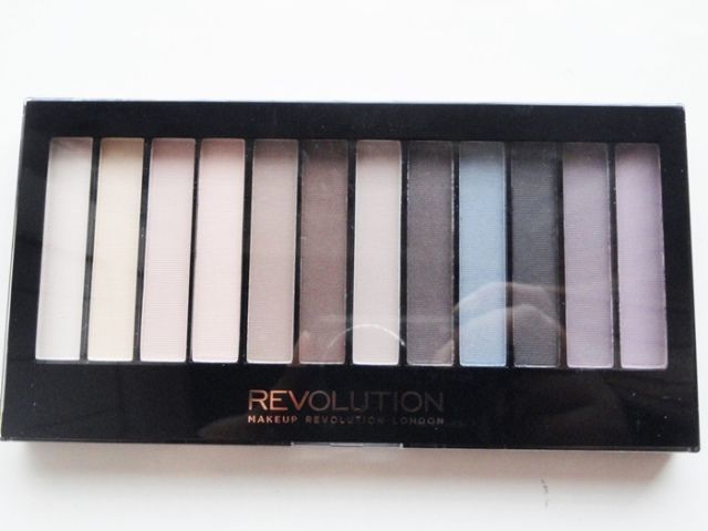 Makeup Revolution Essential Mattes Redemption Palette (4)
