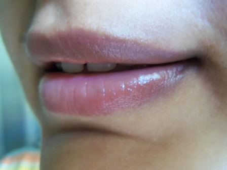 Natio Tinted Lip Balm-giggle (1)