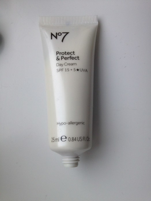 No7 Protect And Perfect Day Cream SPF 15 + 5 Star UVA Review