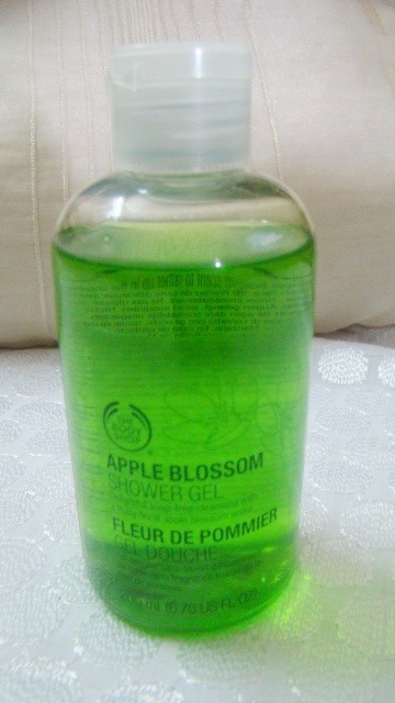 The Body Shop Apple Blossom Shower Gel  (3)