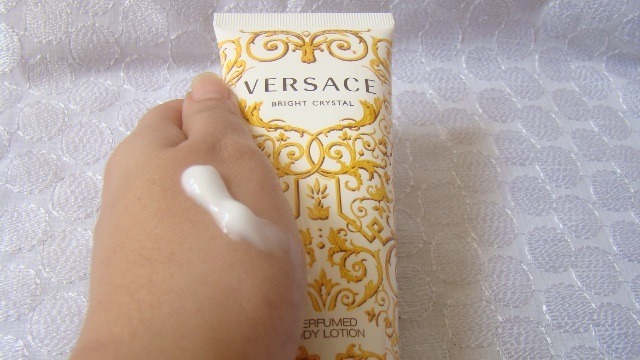 Versace Bright Crystal Body Lotion  (1)