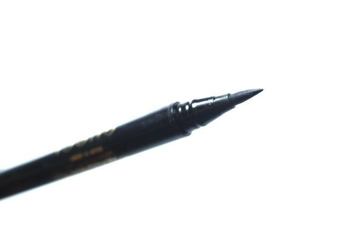 gucci iconic balck power liquid eyeliner pen review