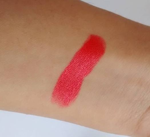 makeup revolution london twist amazing lipstick (4)