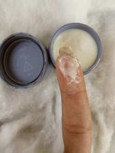 the body shop blueberry lip butter (9)
