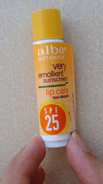Alba Botanica Very Emollient Sunscreen Lip Care SPF 25 (1)