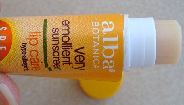 Alba Botanica Very Emollient Sunscreen Lip Care SPF 25 (6)