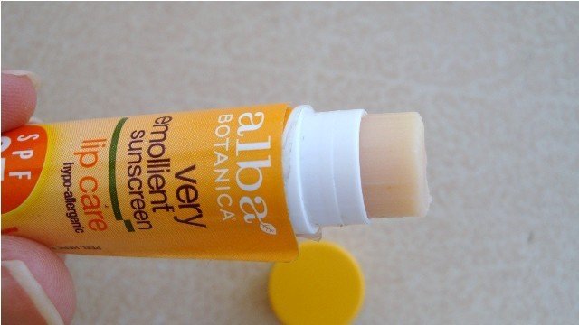 Alba Botanica Very Emollient Sunscreen Lip Care SPF 25 (7)