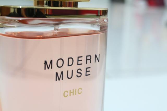 Estee Lauder Modern Muse Chic Eau De Parfum Review (2)