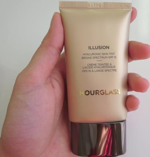 Hourglass Illusion Hyaluronic Skin Tint  (4)