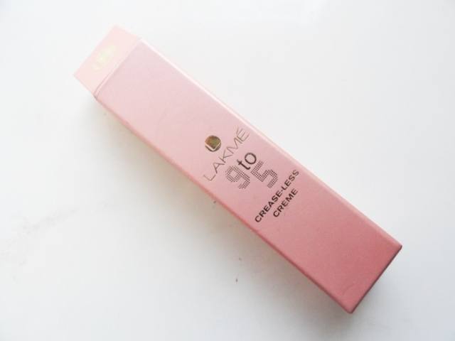 Lakme 9 to 5 crease- less lipstick in Coral Craft (2)