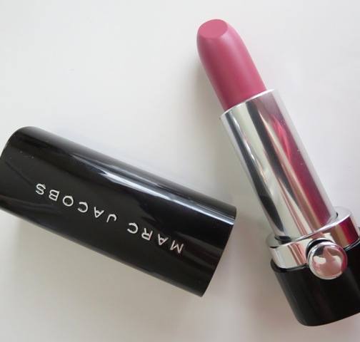 Marc Jacobs Beauty Crème Kiss Kiss Bang Bang Lipstick Review, Swatches