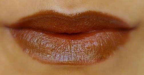 Maybelline Color Show Lipstick in Nutty Cookie 