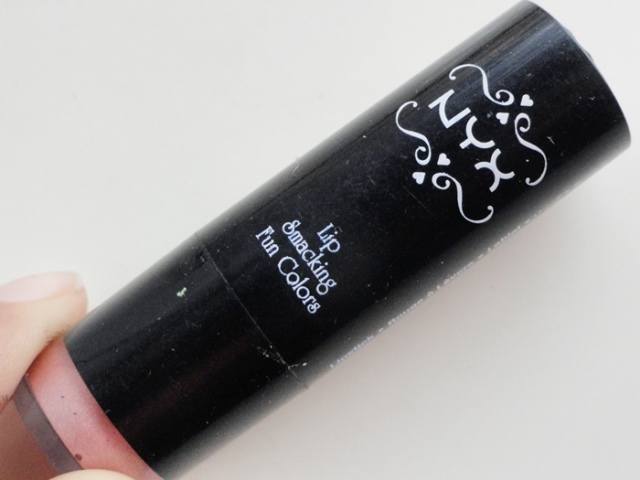 NYX Frosted Beige Round Lipstick Review (7)