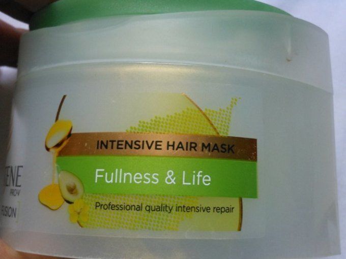 Pantene-Pro-V-Fullness-and-Life-Intensive-Hair-Mask-Review