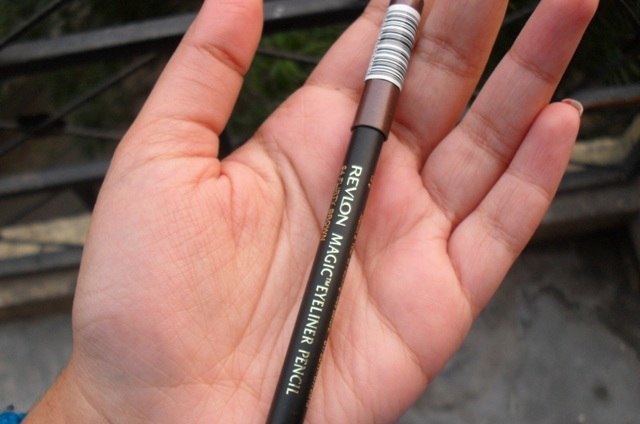Revlon Flirty Brown Magic Eyeliner Pencil  (2)