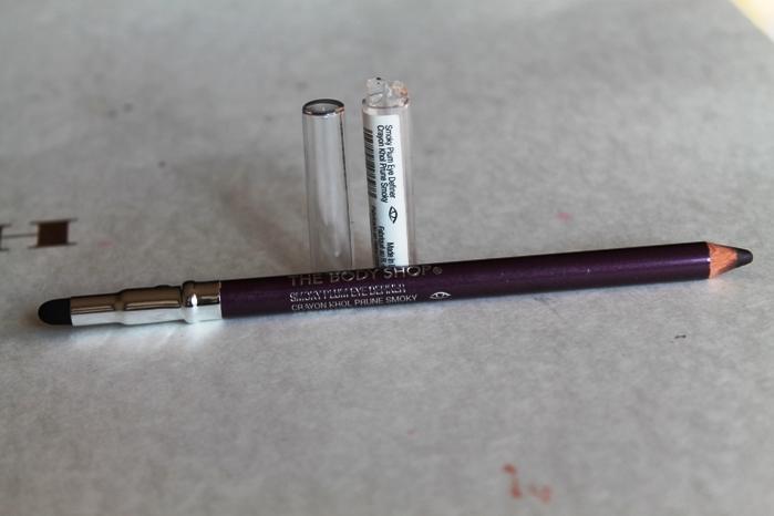 The Body Shop Smoky Plum Carbon Eye Definer Review