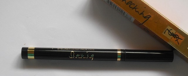 YSL Effet Faux Cils Shocking Bold Felt-Tip Eyeliner Pen Review (5)