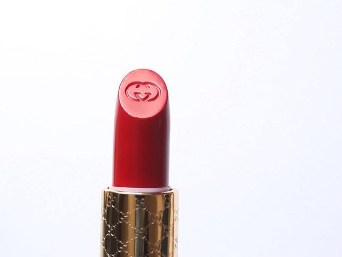 gucci-lipstick-iconic-red-2