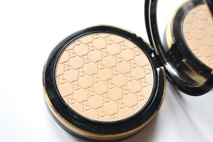 gucci luxe finishing powder review, swatch