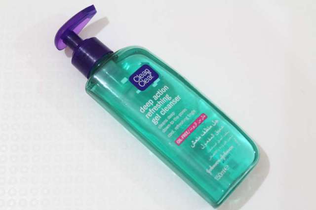 Clean & Clear Deep Action Refreshing Gel Cleanser  (2)