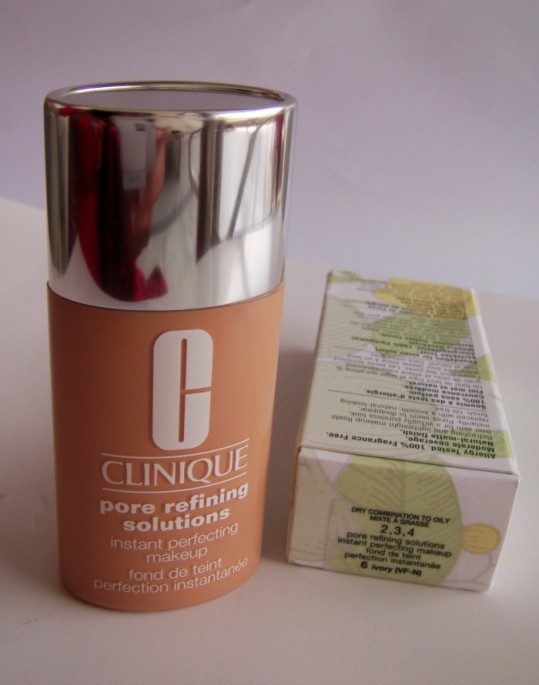 Clinique Pore Refining Solutions Instant Perfecting Makeup Review