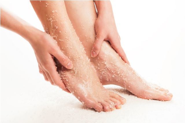 Effective Remedies for Smelly Feet (3)