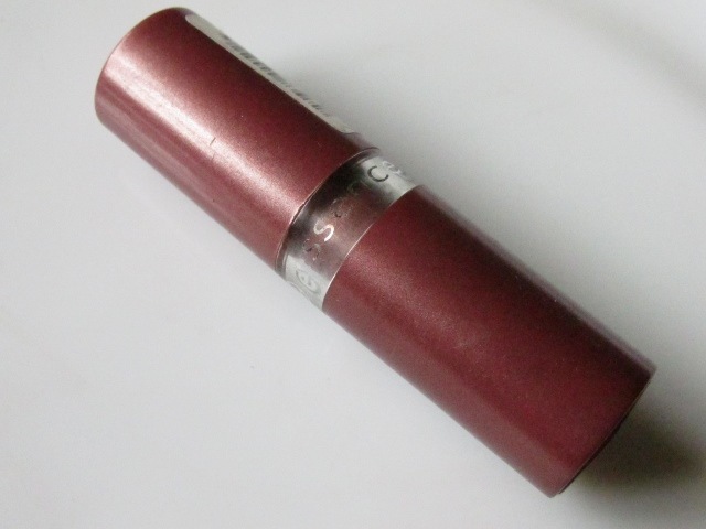 Essence-Lipstick-in-Glamour-Queen-Review-2