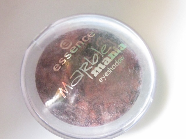 Essence Marble Mania Eyeshadow in Swirl It, Baby! Review